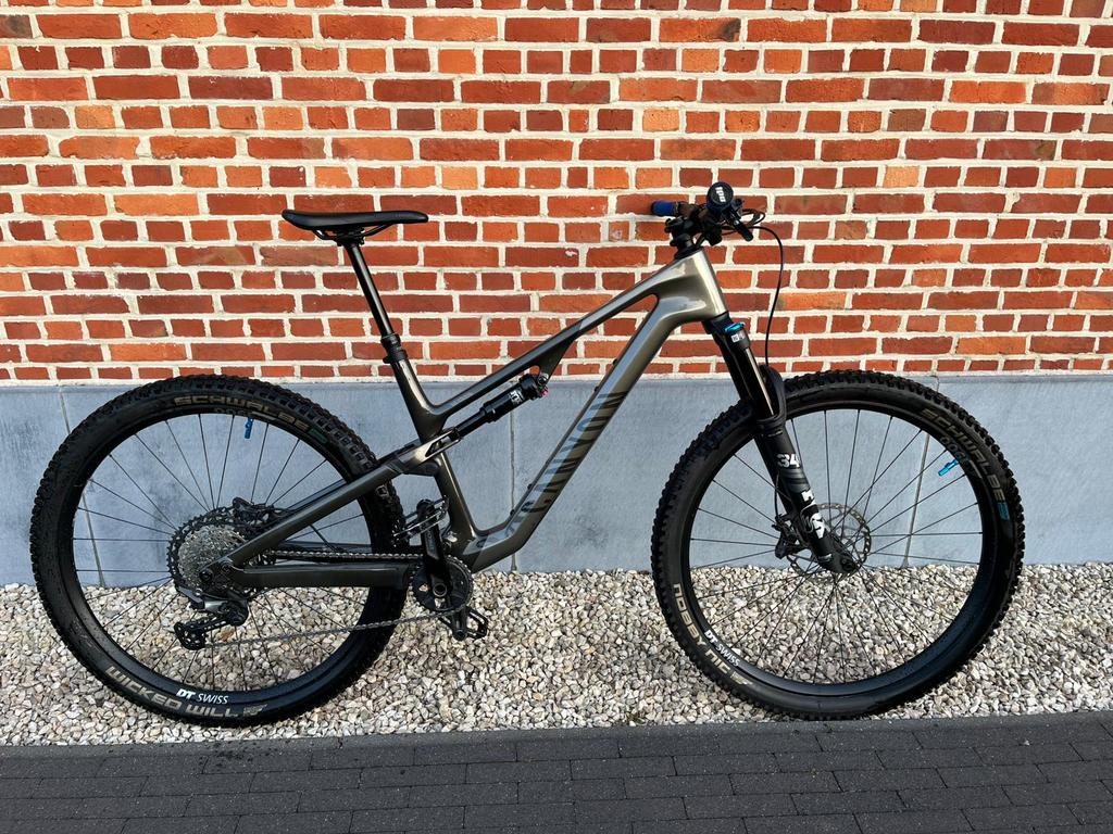 Canyon Neuron CF7 maat L (2025), Fietsen en Brommers, Fietsen | Mountainbikes en ATB, Ophalen, Zo goed als nieuw