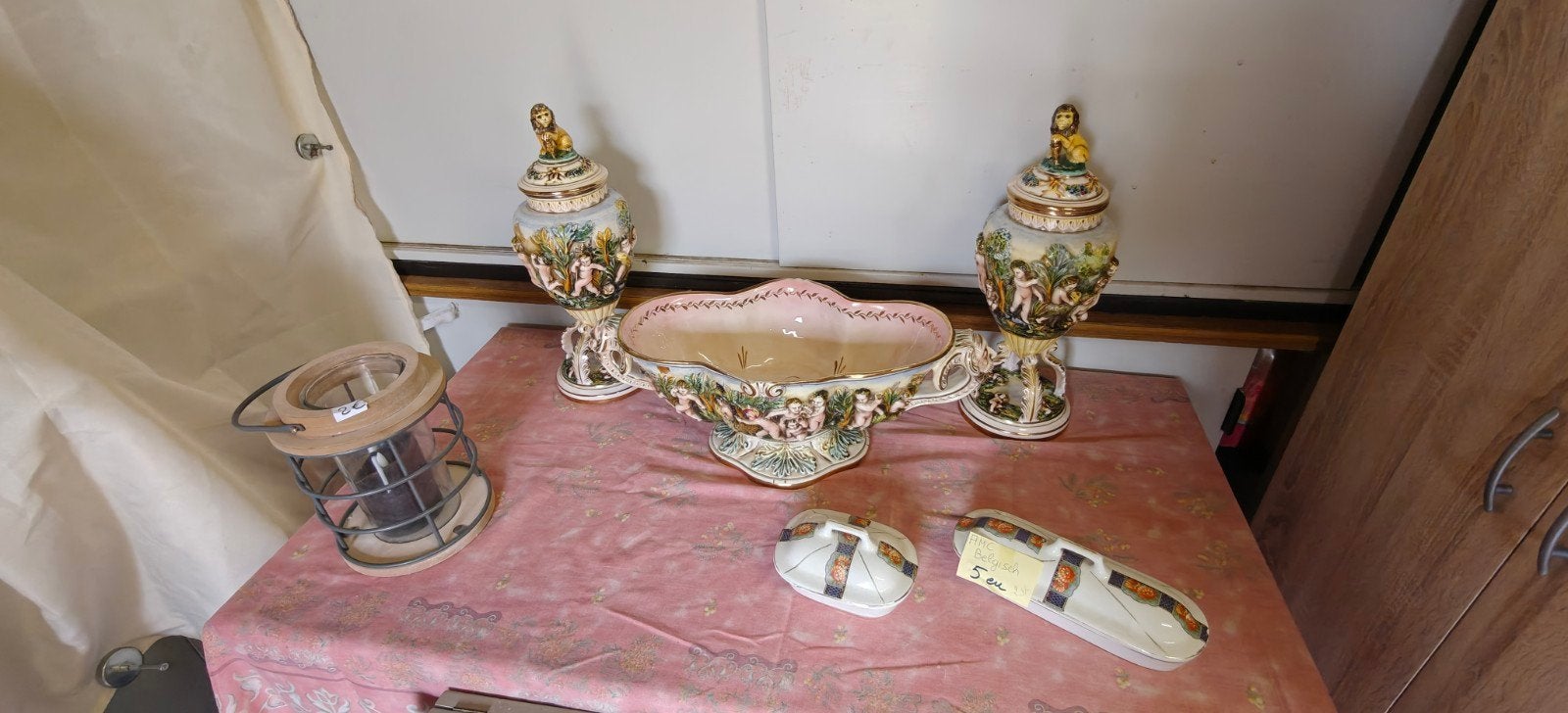 Capodimonte schouwstuk, Ophalen