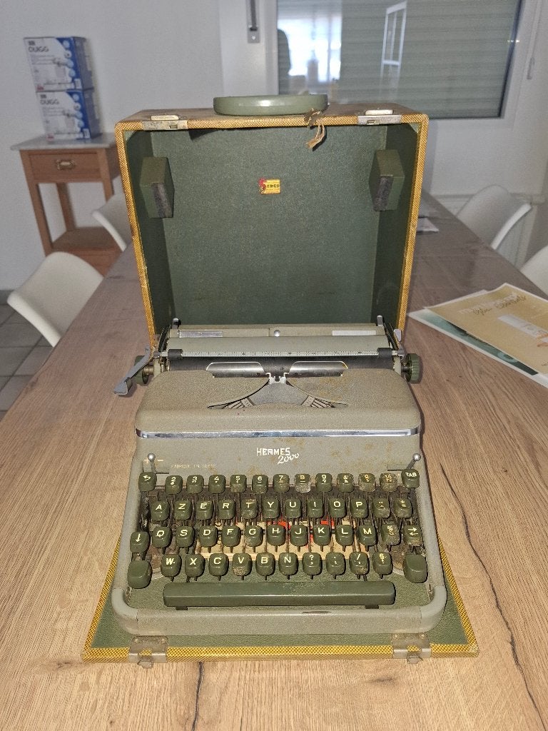 Typemachine Hermes 2000, Enlèvement