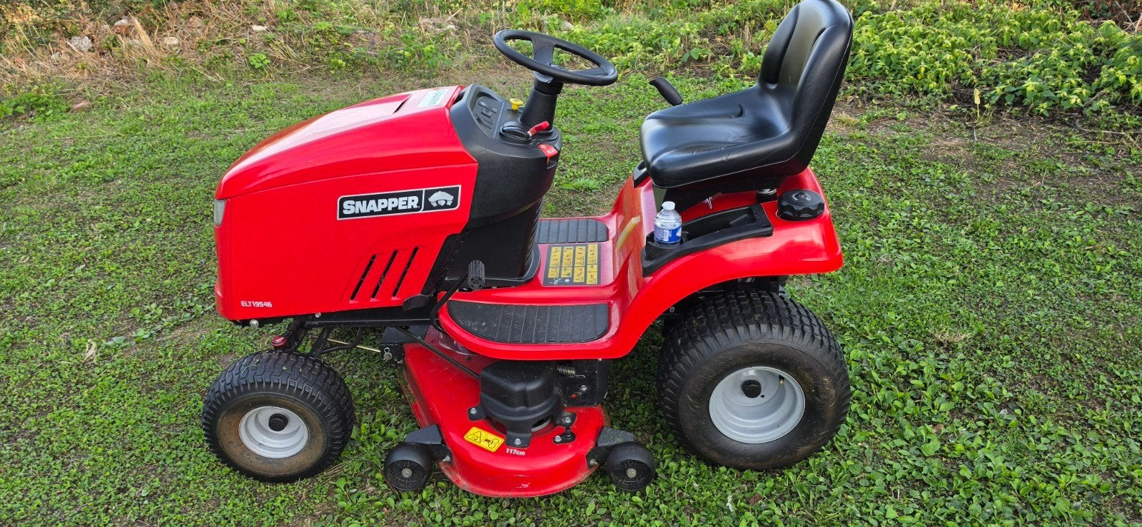 Tracteur tondeuse Snapper ELT19546 180h, Comme neuf, Enlèvement, 90 à 120 cm, Démarrage électrique