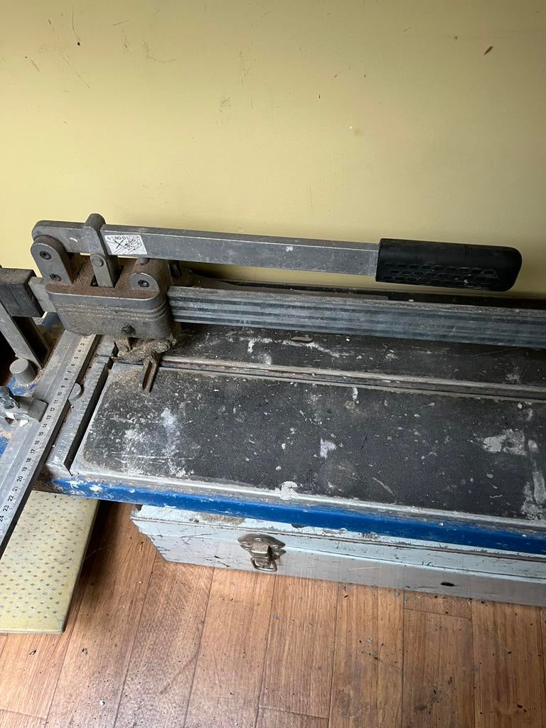 Tegelsnijder, Enlèvement, Comme neuf