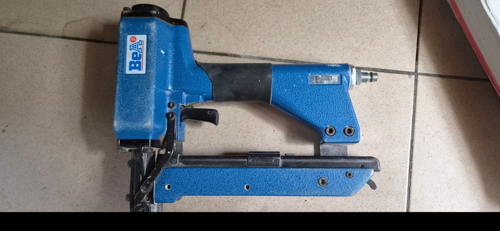 Profecioneel nietmachine met perslucht, Doe-het-zelf en Bouw, Ophalen