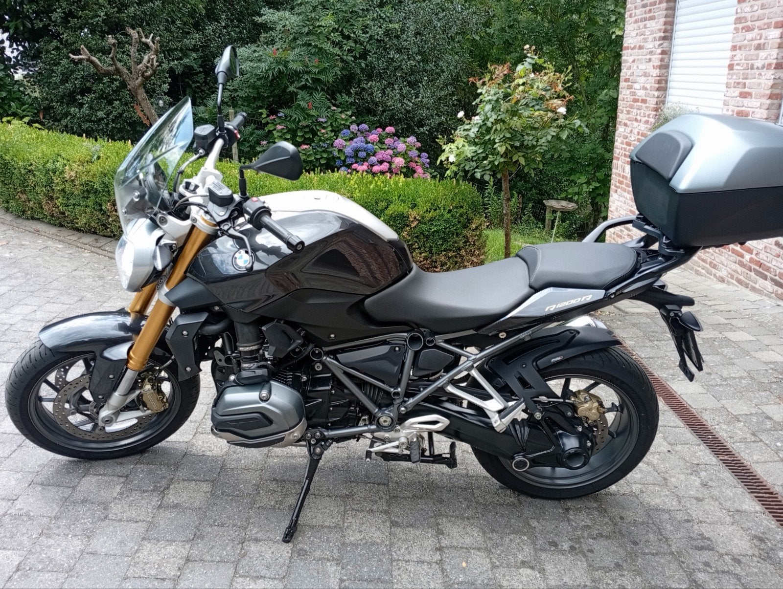 BMW R1200R LC slechts 5700 km
Nieuwstaat
slechts 5700, Motoren, Particulier, 1200 cc, Naked bike, 2 cilinders