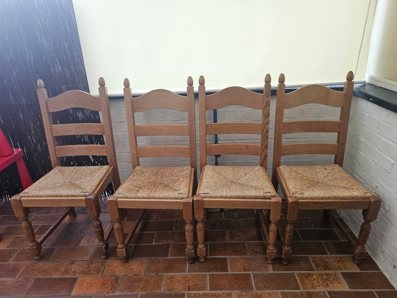 Lot de 4 chaises en chêne massif avec assises en paille tres, Enlèvement