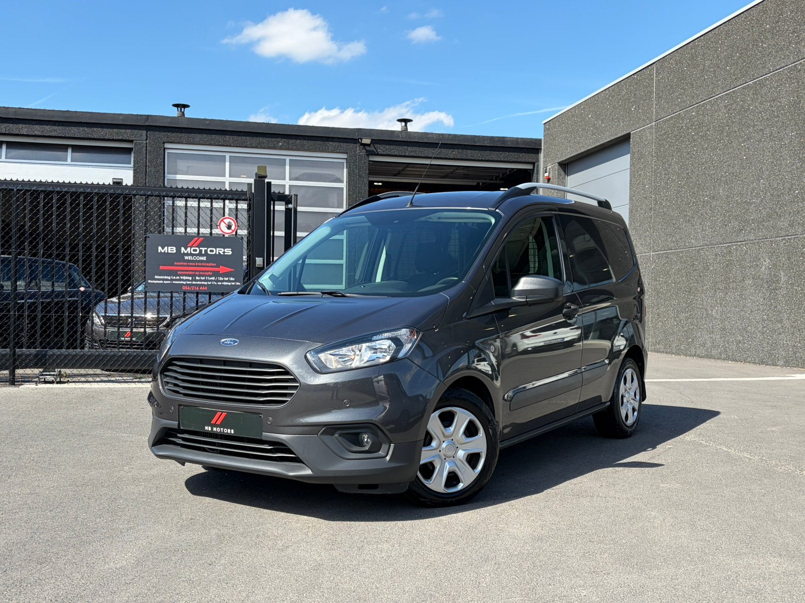 Ford Transit Courier, Auto's, Bestelwagens en Lichte vracht, Voorwielaandrijving, Stof, Parkeersensor, Bedrijf