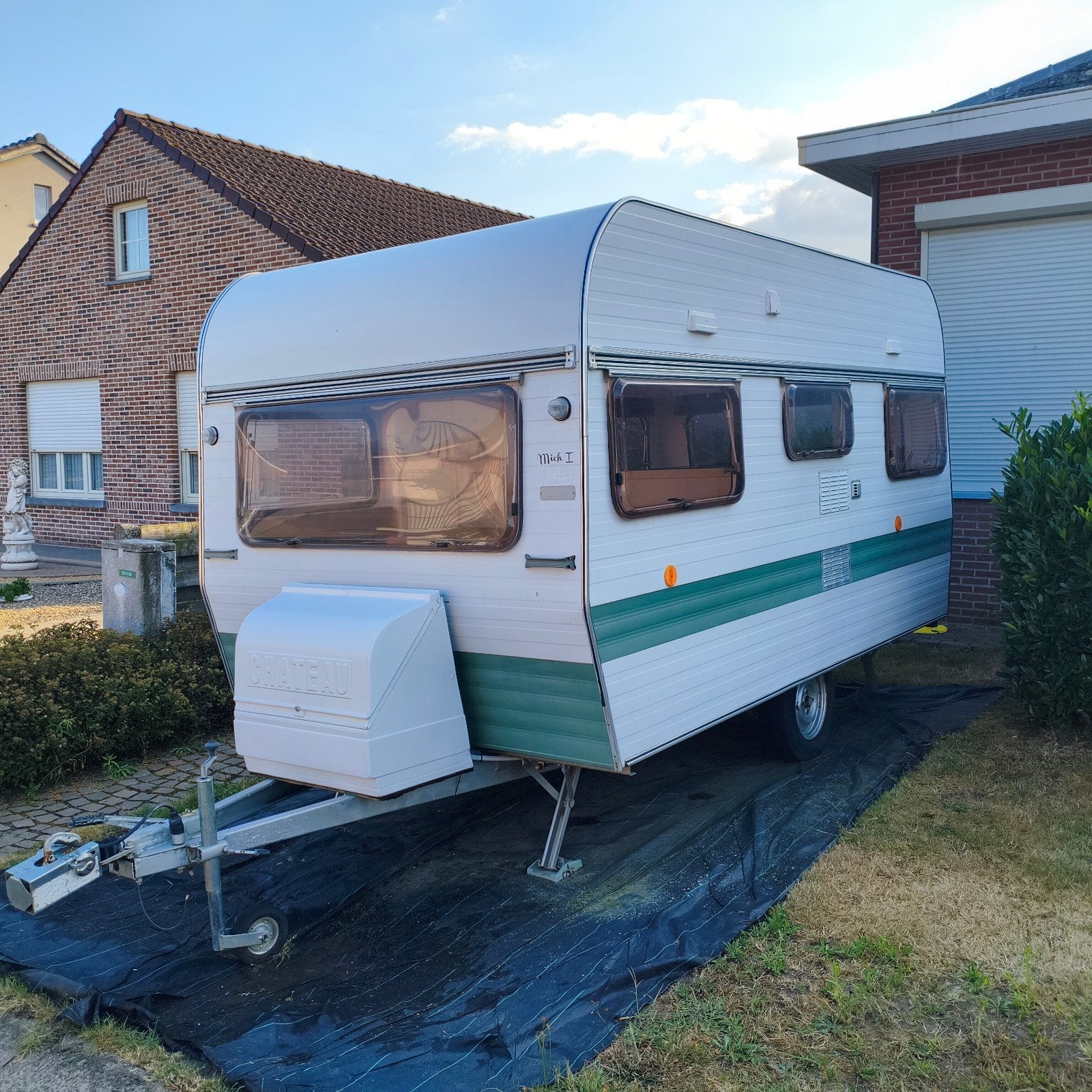 Chateau Touring 390, Chateau, Particulier, 500 - 750 kg, Lit fixe