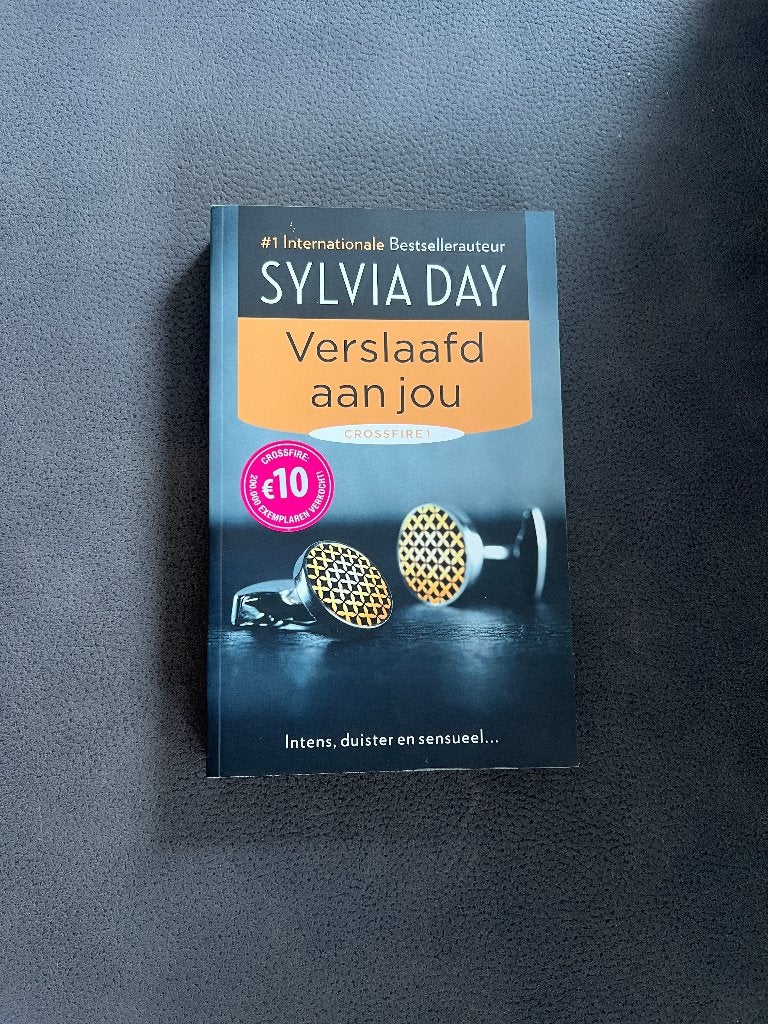 Verslaafd aan jou – Sylvia Day (Crossfire 1), Boeken, België, Ophalen of Verzenden, Zo goed als nieuw, Sylvia Day