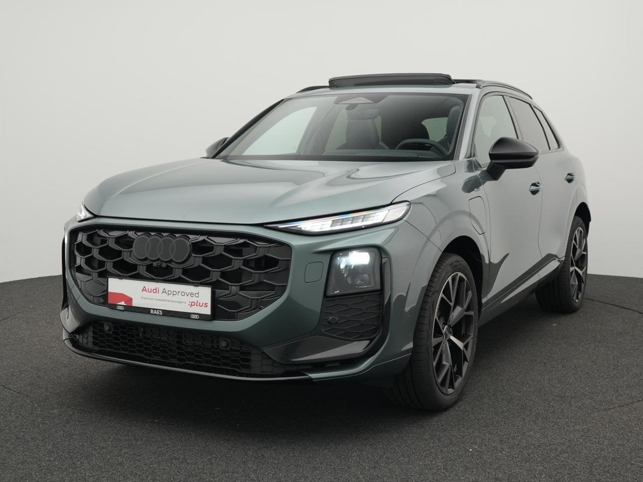 Audi Q3 SUV e-hybrid (PHEV) Audi Q3 SUV Corporate S e-hybrid, Auto's, Automaat, 48 g/km, https://public.car-pass.be/vhr/11bf2173-7f64-4012-8e63-5f93f88f5f07