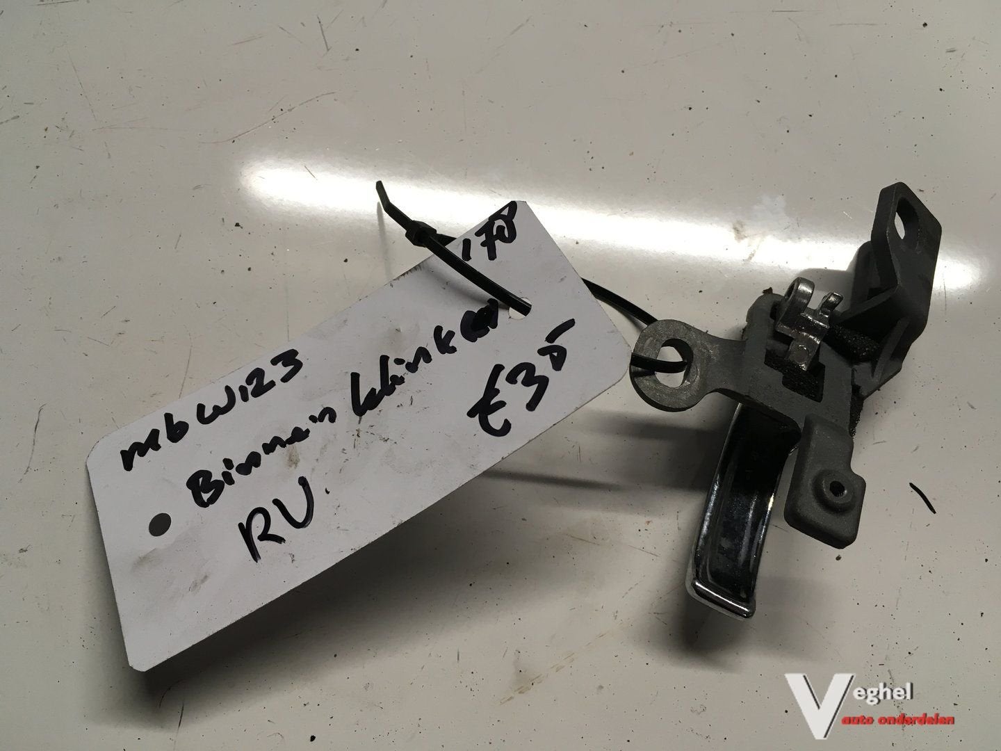 Mercedes W123 1978 Greep binnen Rechtsvoor, Gebruikt, -, Deur, -