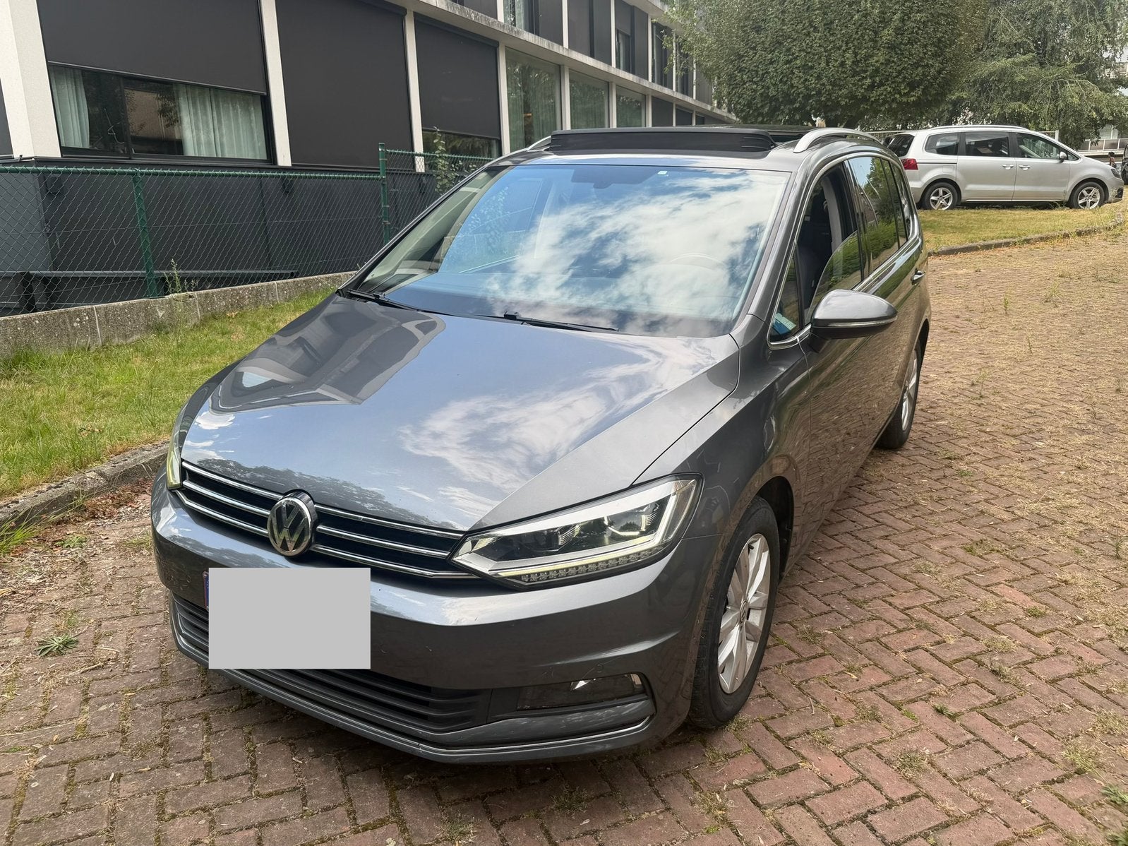 Vw touran 2.0 tdi  7 places toit pano xenon gps, Autos, Argent ou Gris, Achat, 7 places, 5 portes