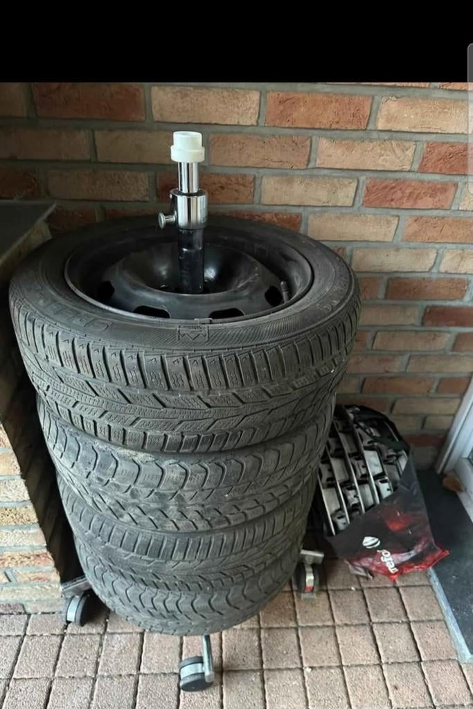 Jantes avec pneus HIVER 185/60 R 15, Enlèvement