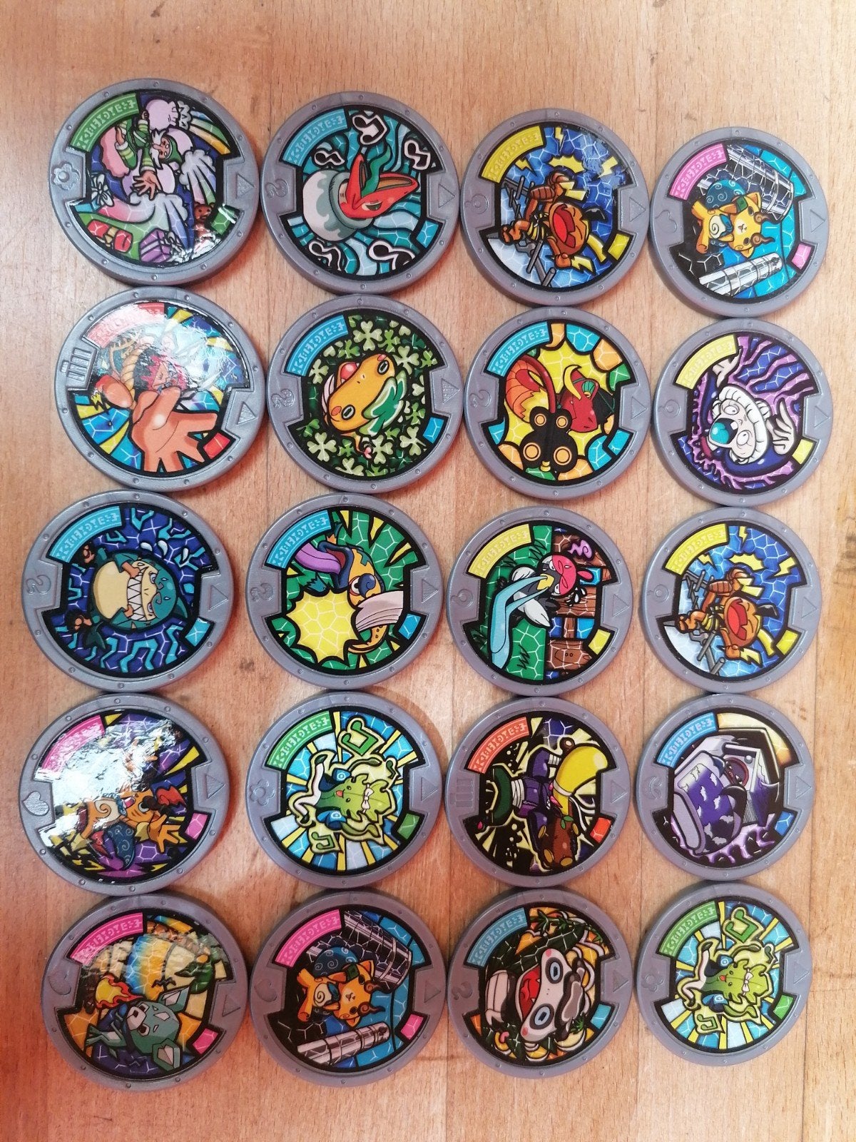 Lot 20 médailles yo-kai watch, Enlèvement, Comme neuf
