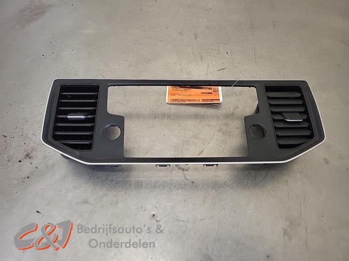 Grille aération tableau de bord d'un Volkswagen Crafter, Volkswagen, -, 3 mois de garantie, Utilisé