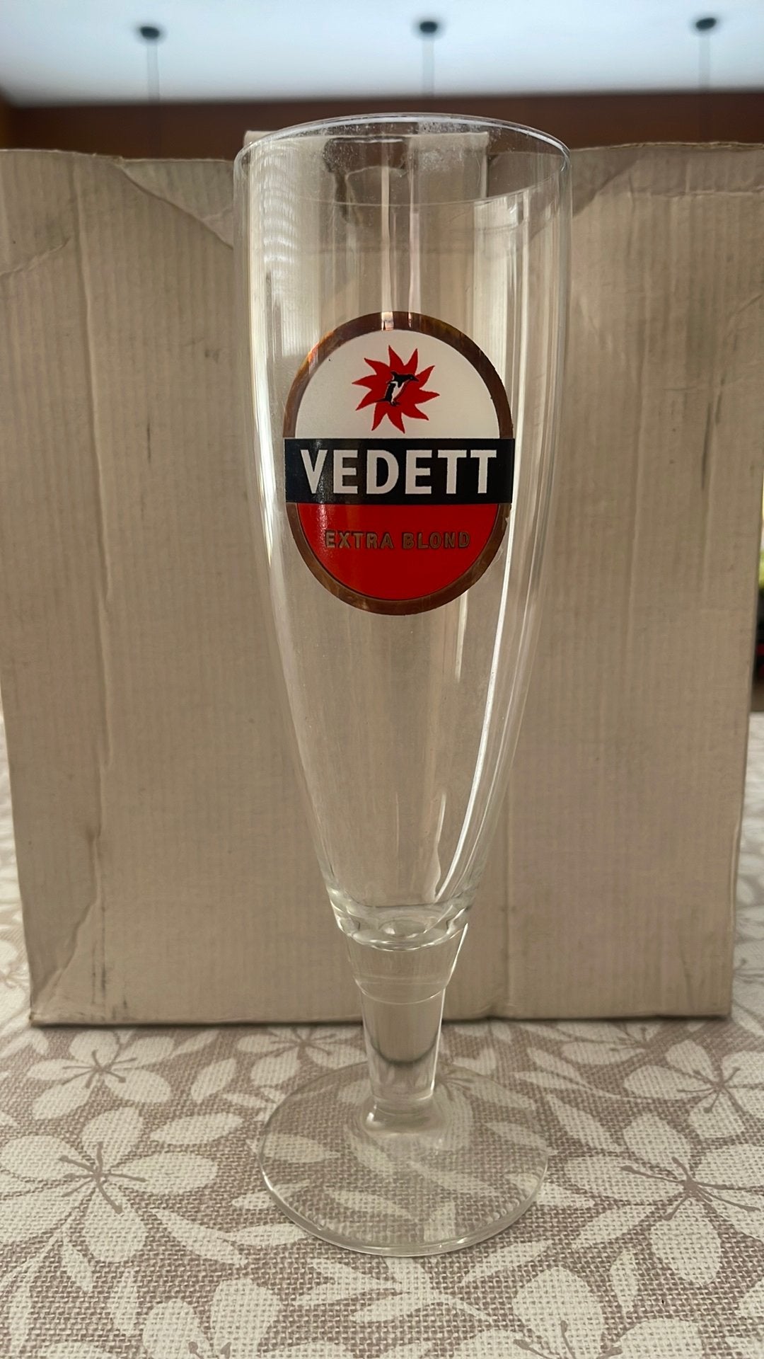 Glas vedett, Ophalen, Zo goed als nieuw