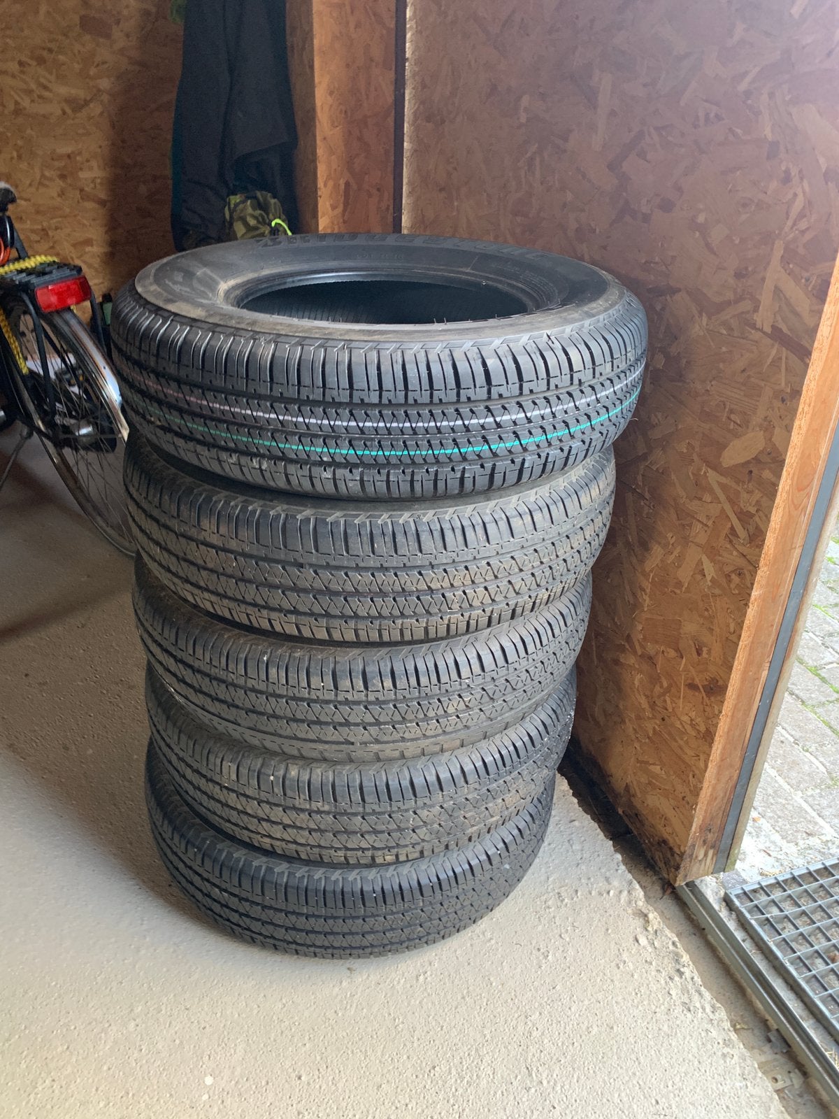 5x Bridgestone Dueler H/T 684 II – 195/80 R15 – Suzuki Jimny, Auto-onderdelen, Banden en Velgen, Ophalen, Gebruikt, Zomerbanden