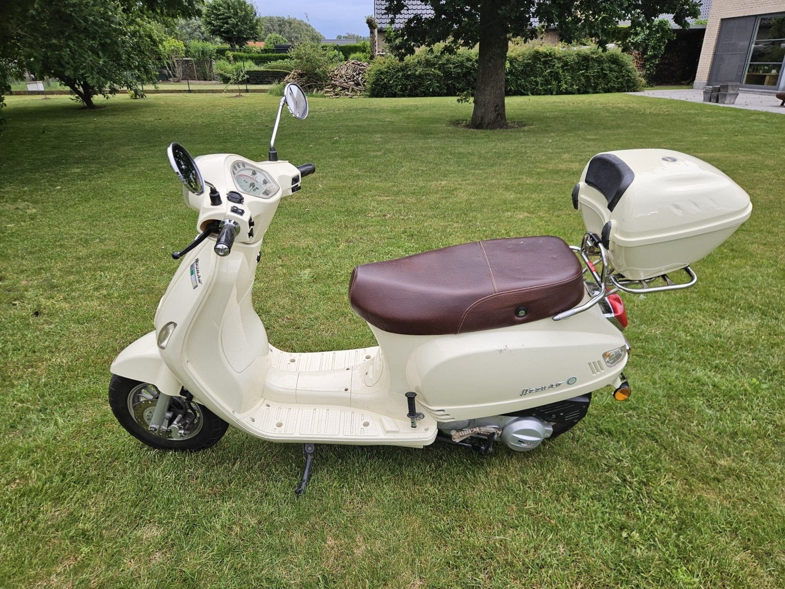 Scooter neco 125 cc vespa lookalike, Particulier, Scooter