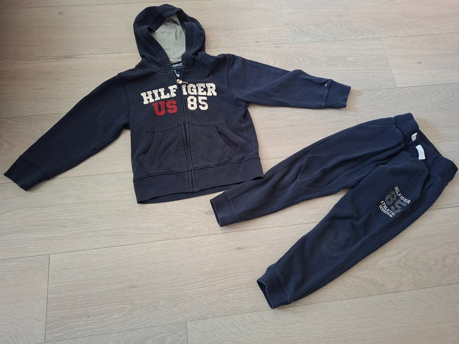 training Tommy Hilfiger M122, Sport- of Zwemkleding, Ophalen of Verzenden, Jongen, Tommy Hilfiger