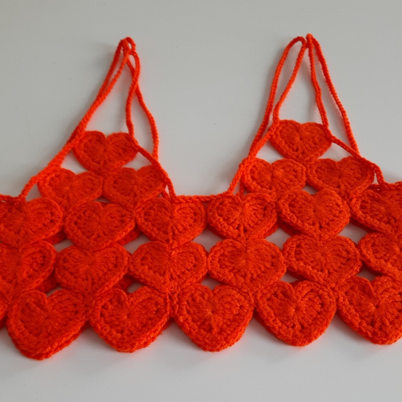 Crop top met hartjes, Verzenden