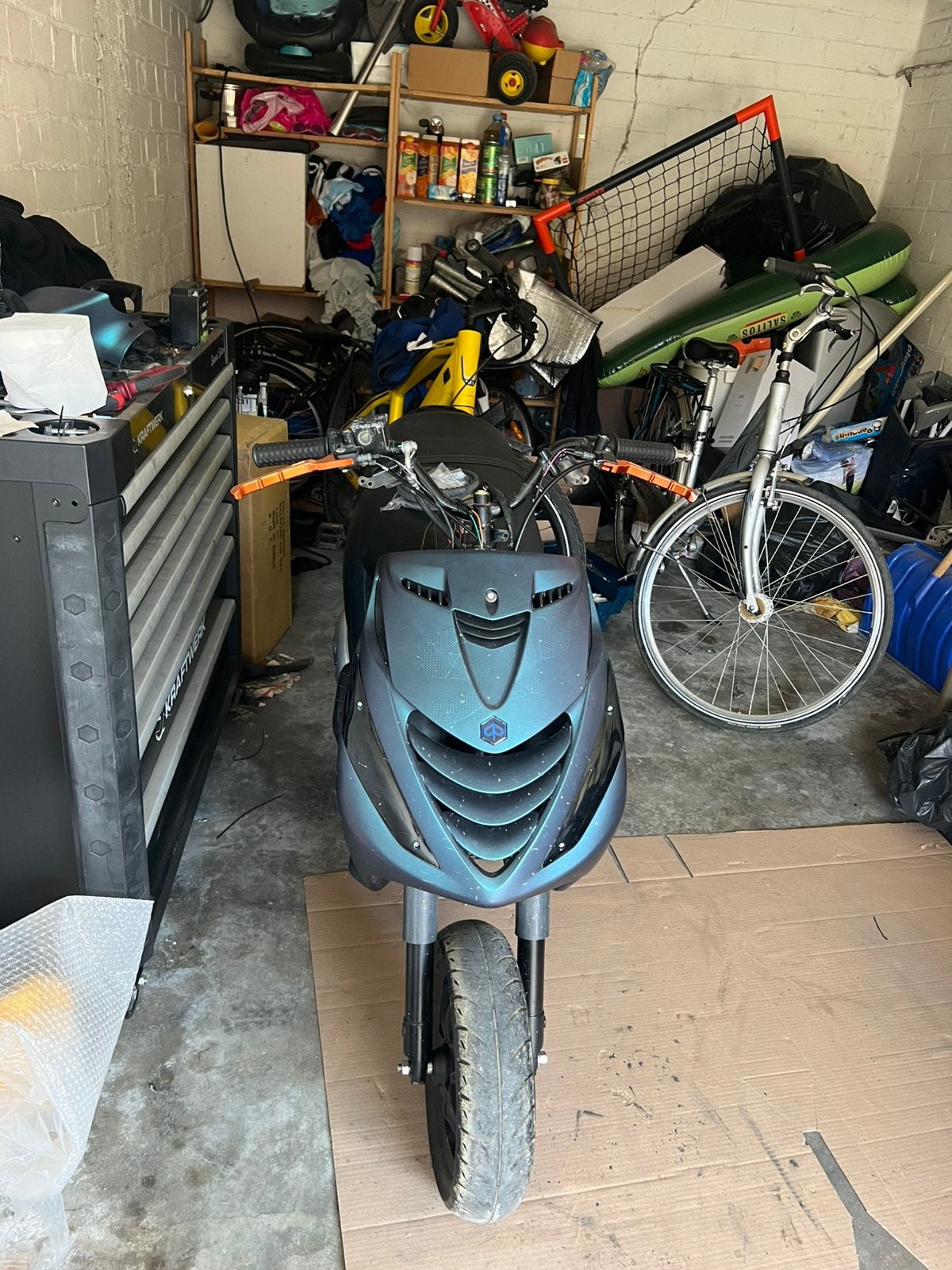 Zip A klasse 70cc nog af te werken, Fietsen en Brommers, Scooters | Piaggio, Ophalen, Zo goed als nieuw, Zip