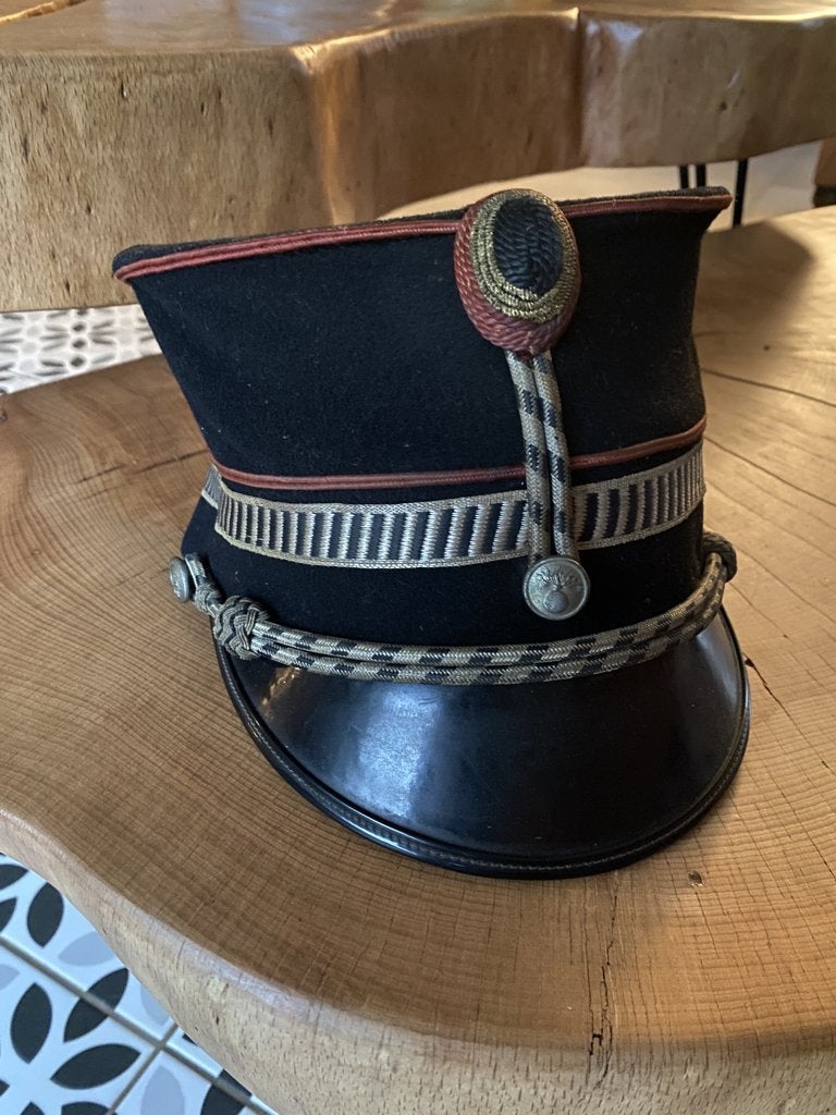 Beau képi de gendarme années 40 à 60. confection liégeoise., Collections, Enlèvement ou Envoi, Gendarmerie, Casque ou Béret