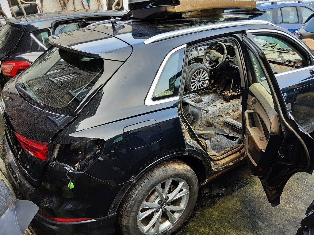 AILE ARRIÈRE DROIT Audi Q3 (F3B) (01-2018/06-2021), Auto-Union-Straße  1,
85057  Ingolstadt, DE, Garde-boue, Info@audi.de, Audi