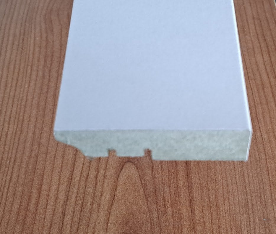 Mdf plint overschilderbaar vochtbestendig l=3.05m    €5.95, Huis en Inrichting, Keuken | Complete keukens, Ophalen, Nieuw, Rood