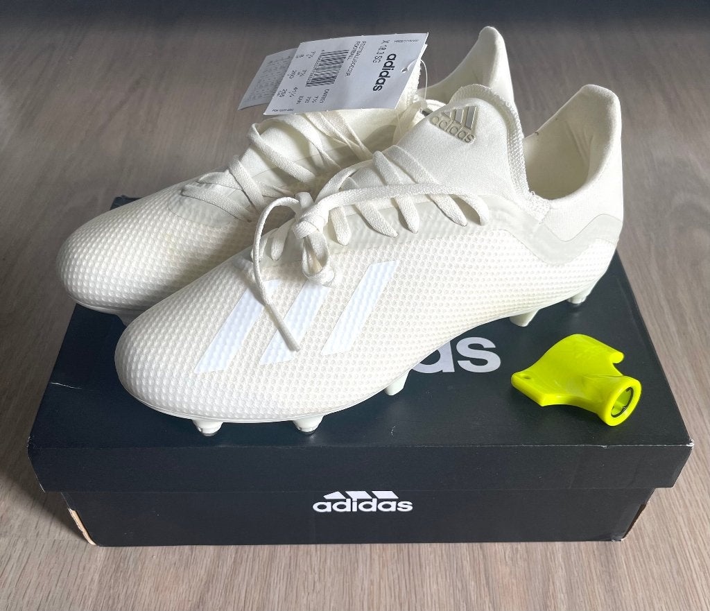 Witte schoenplaatjes van Adidas, Ophalen, Zo goed als nieuw, Schoenen