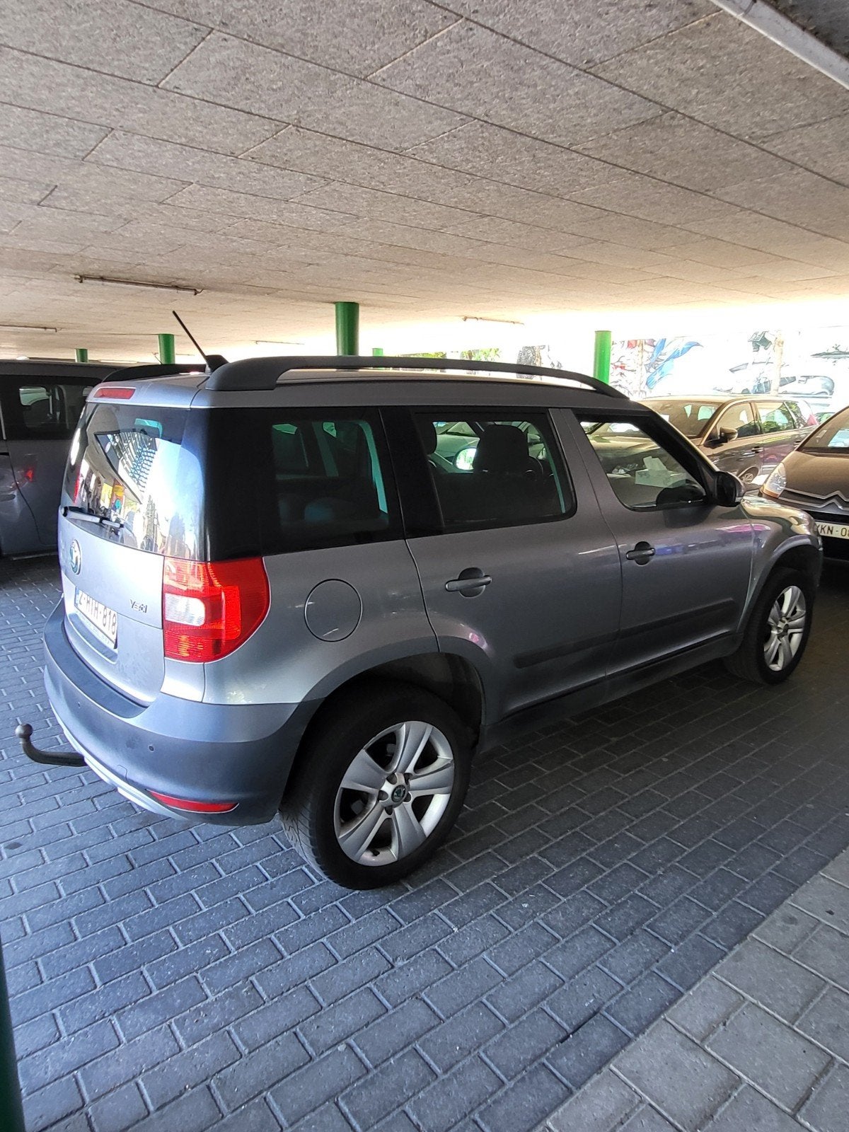Nette Škoda Yeti 1.2 Benzine (2011) – Euro 5 – Goede staat!, Auto's, Euro 5, Handgeschakeld, SUV of Terreinwagen, Zilver of Grijs