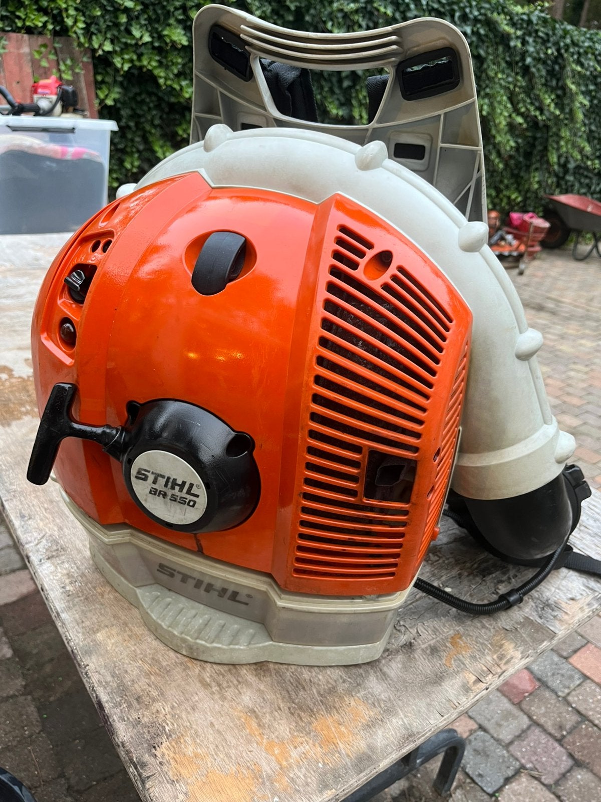 Stihl BR 550 in uitstekende staat en juist helemaal nagekeke, Jardin & Terrasse, Souffleurs de feuilles, Enlèvement, Comme neuf