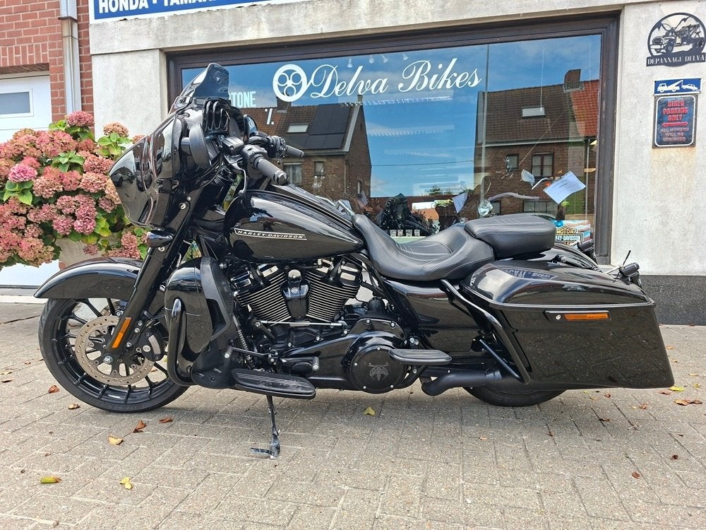 Harley FLHXS Streetglide spec- 2018 - 38332 km, Motoren, 2 cilinders, Occasion, 1745 cc, Bedrijf