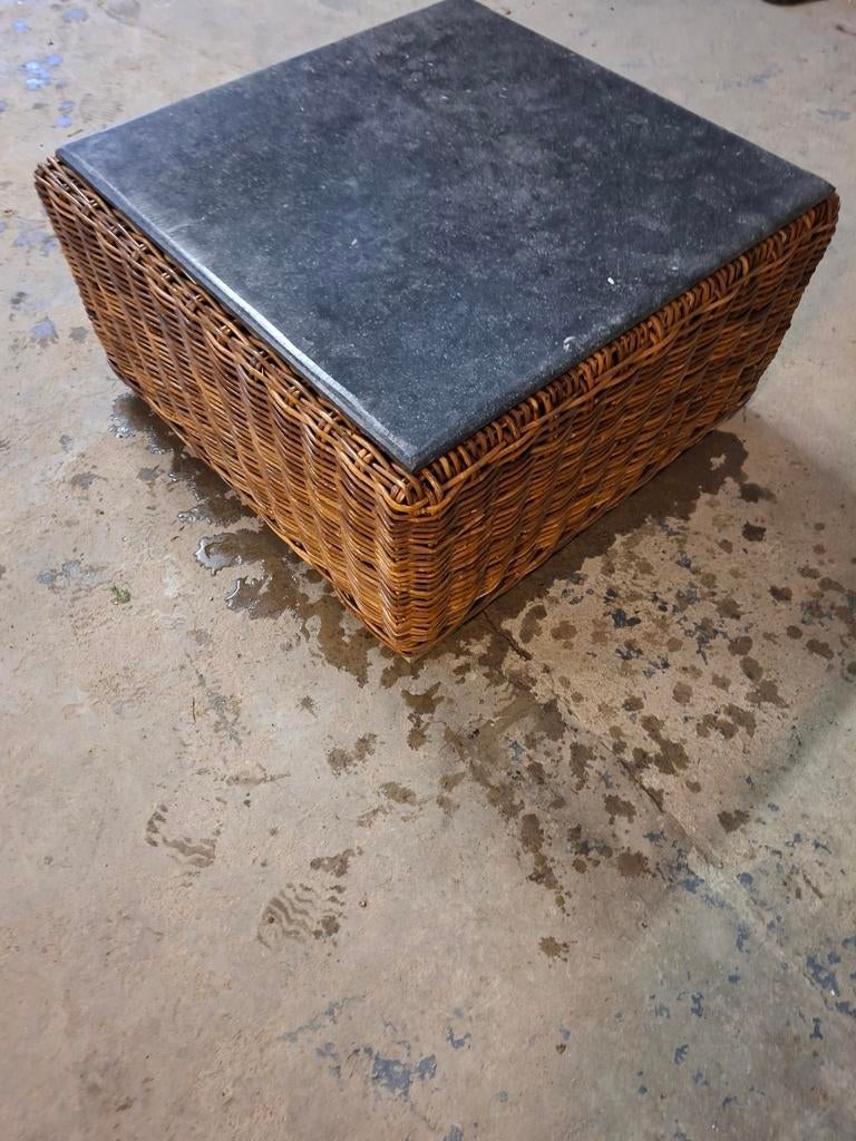 Belle table en Osier et Pierre bleue, Enlèvement, 75 cm ou plus, Carré, 45 à 60 cm
