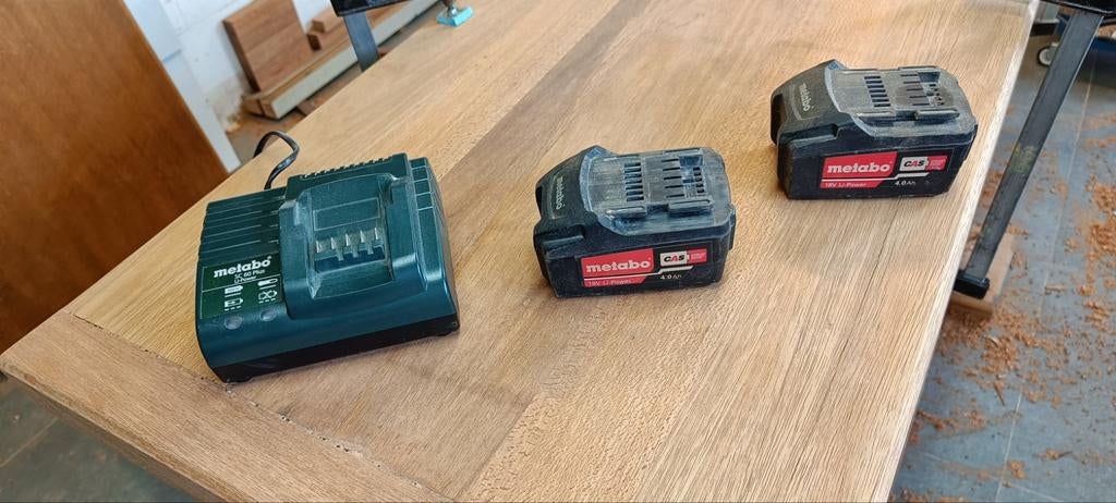 Metabo oplader + 2 batterijen 4ah, Ophalen, Gebruikt