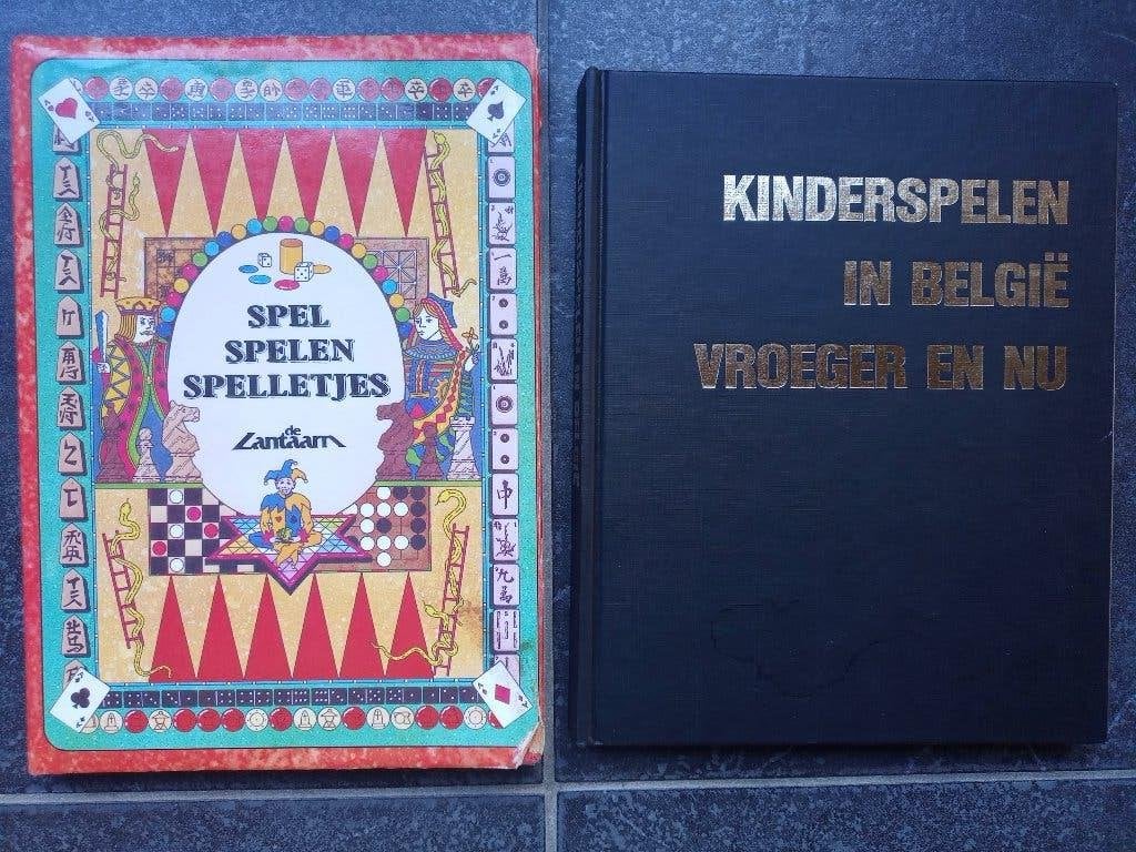 2 OUDE BOEKEN OVER SPELLETJES - PRIMA STAAT, Ophalen of Verzenden, Gelezen, Overige onderwerpen