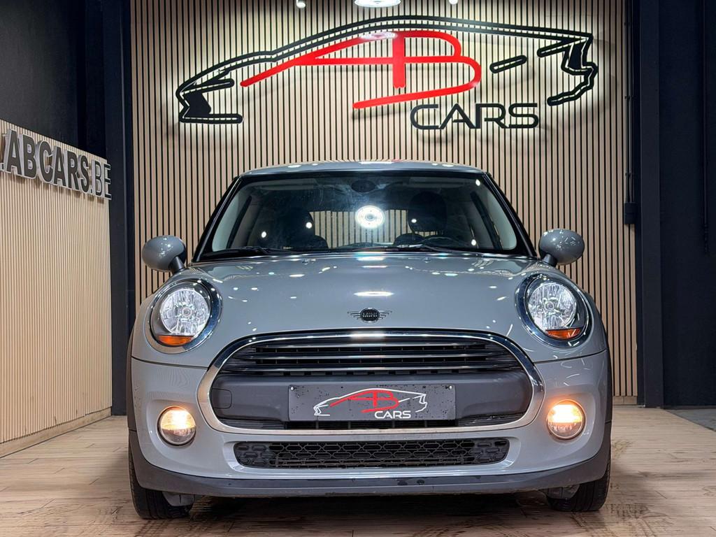 MINI One 1.5i * GARANTIE 12 MOIS * 1ER PROPRIETAIRE * GPS *, Auto's, Mini, 75 kW, Stof, Gebruikt, Euro 6