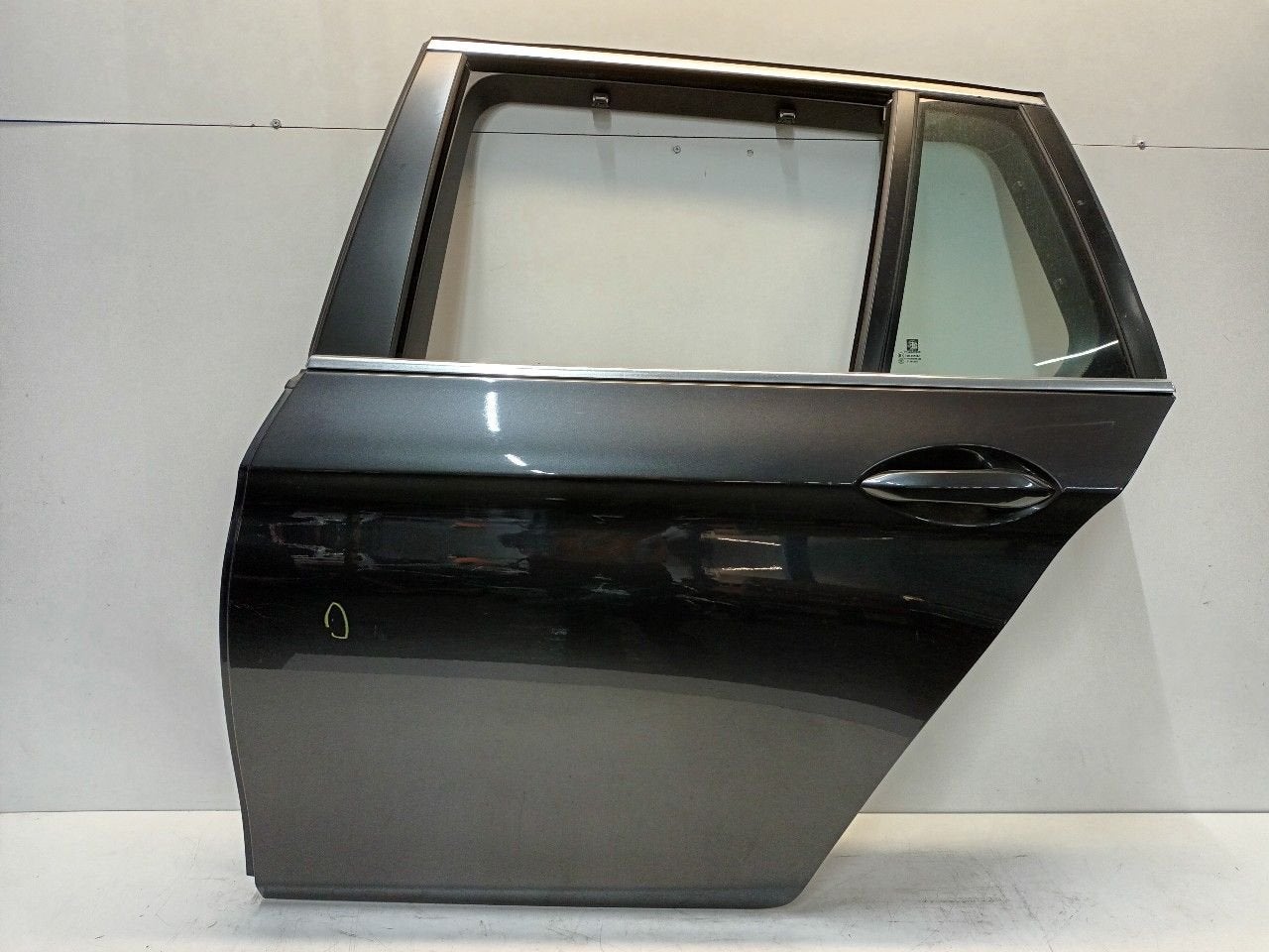 Portier links achter BMW 5 serie, Onderdelen@venauto.nl, Van der Ven Autorecycling B.V., Gebruikt, Ettenseweg 76, 4706 PB Roosendaal, The Netherlands