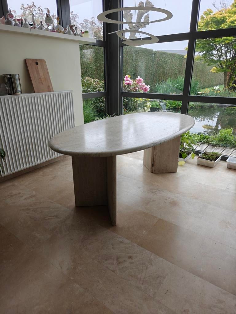 Table ovale en travertin pour 6 personnes., Maison & Meubles, Enlèvement, Ovale
