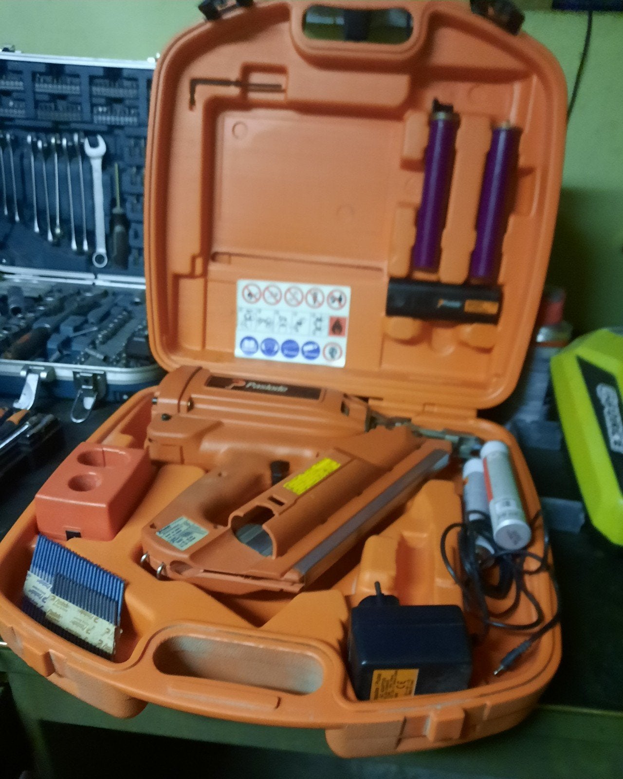 Cloueuse PASLODE IM350, Bricolage & Construction, Enlèvement, Utilisé