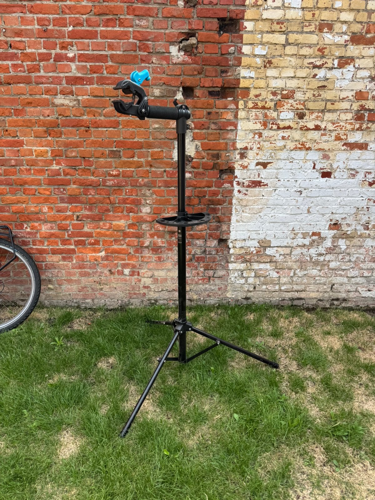 Opvouwbare montagestandaard voor fiets, Fietsen en Brommers, Fietsaccessoires | Fietsgereedschap, Ophalen, Zo goed als nieuw