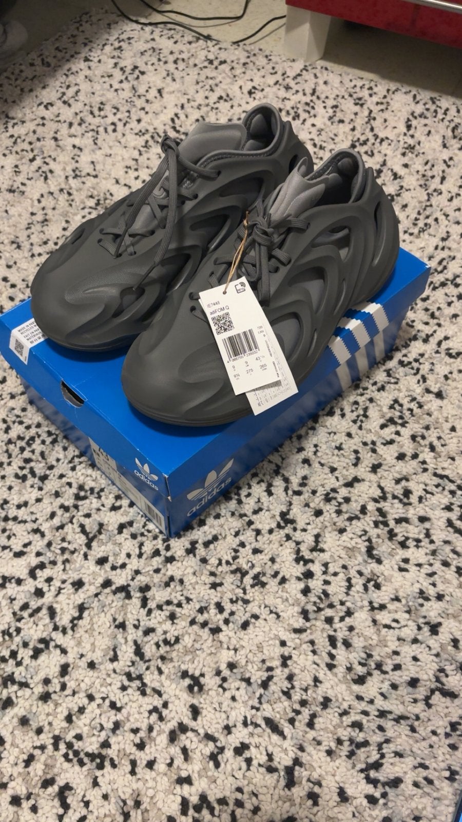 Adidas schoenen, Sport en Fitness, Basketbal, Ophalen, Zo goed als nieuw, Schoenen