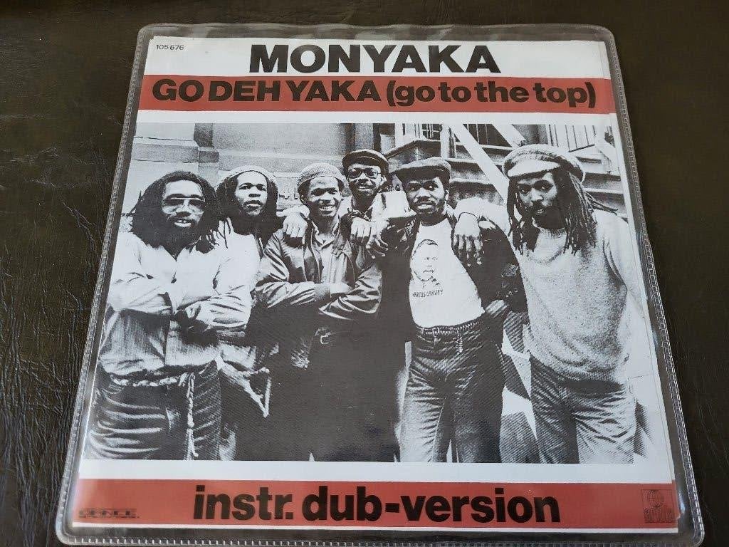 Vinyl single: Monyaka, CD & DVD, Vinyles | Rock, Enlèvement ou Envoi, Comme neuf, Rock classique, Autres types
