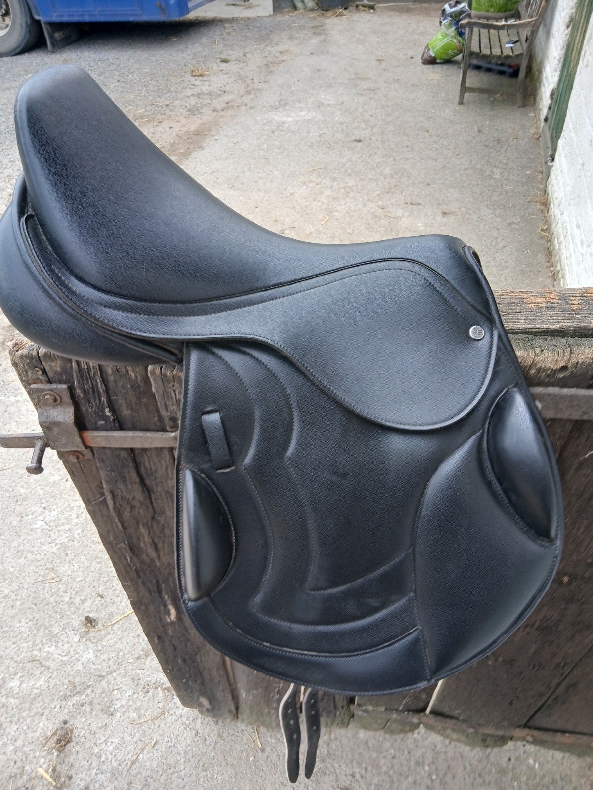 premier equine zadel, Ophalen