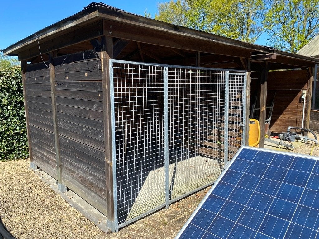 Hekwerk voor hondenhok, Tuin en Terras, Tuinhekken en Hekwerk, Ophalen, Met poort, Zo goed als nieuw, Enkelstaafmat hekwerk