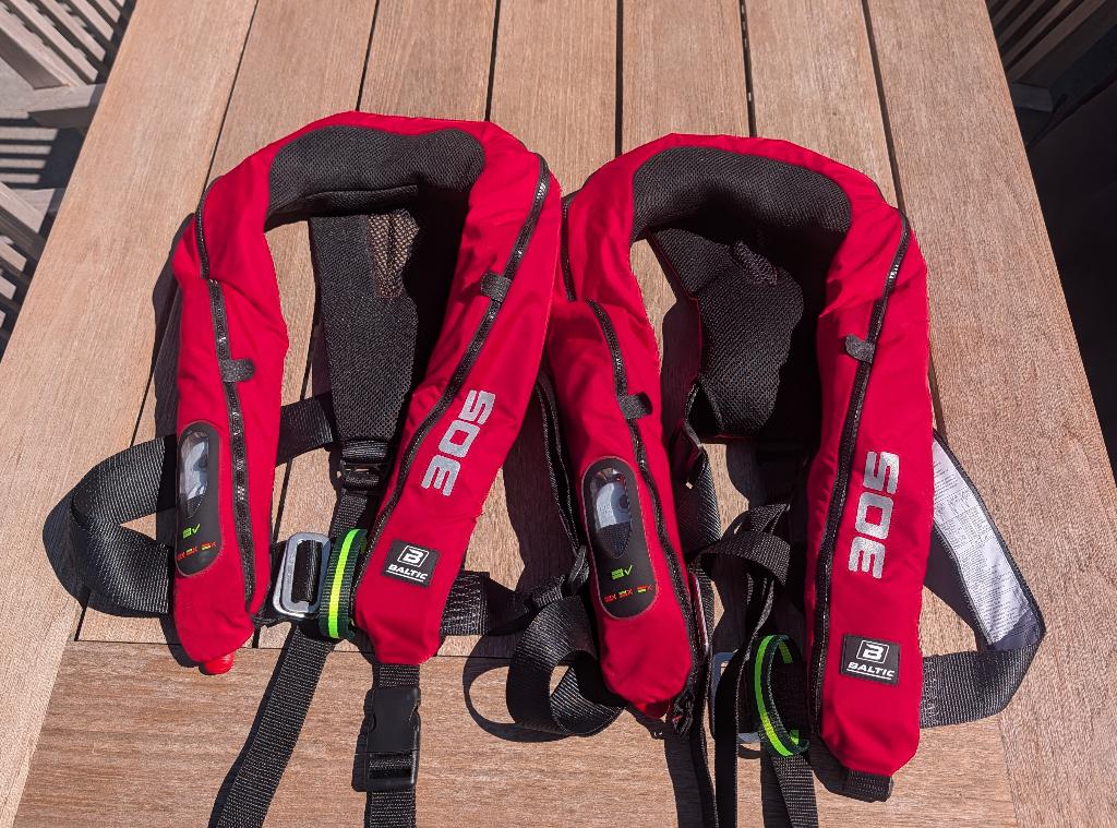 Reddingsvesten Baltic 305N, Watersport en Boten, Zeilen en Zeiltoebehoren, Ophalen, Zo goed als nieuw, Accessoires