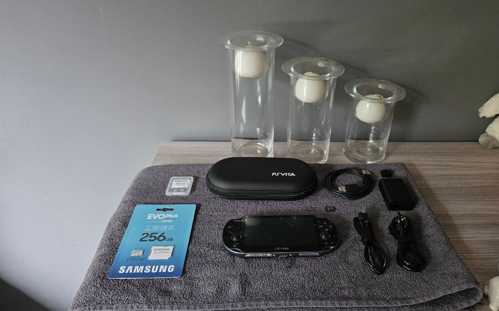 PS VITA oled pch-1000 3.60 complète, Enlèvement ou Envoi, Comme neuf, Noir, Avec caméra