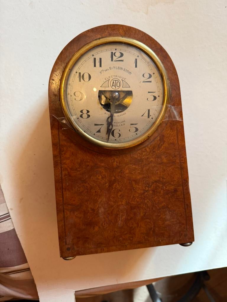 Horloge ATO, Enlèvement