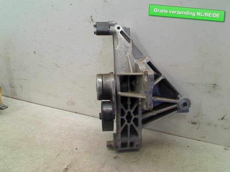 SUPPORT airco pomp Fiat 500 (312) (46820385), FCA Germany GmbH, IPC D1-09 Bahnhofsplatz
65423  Rüsselsheim am Main, DE, Utilisé