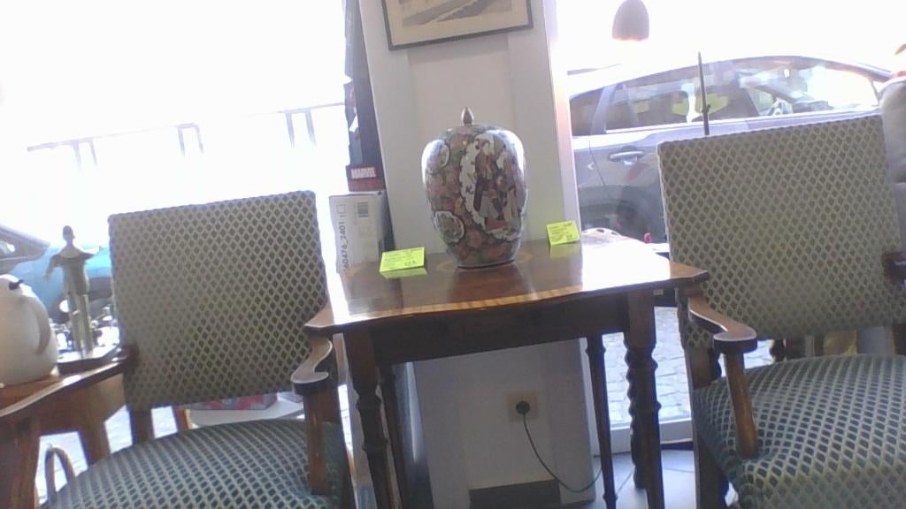 THEETAFEL MET BIJPASSENDE STOELEN, Enlèvement