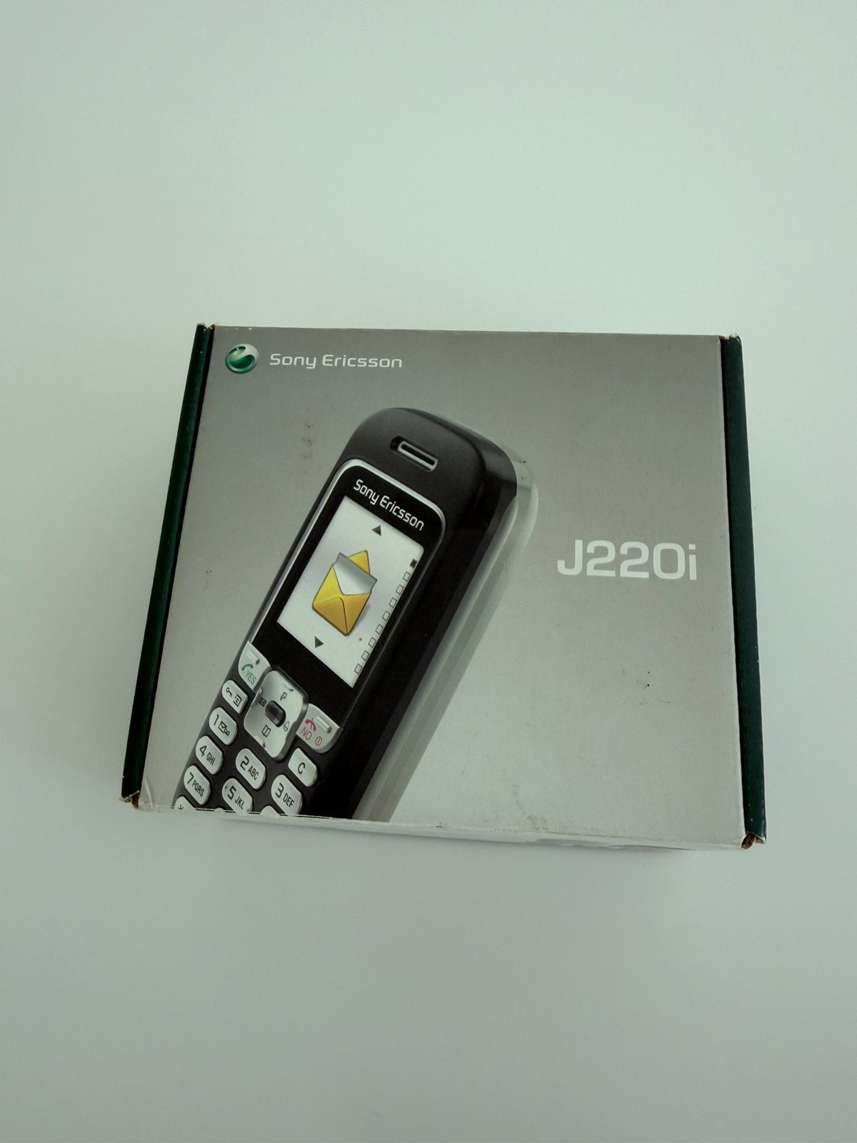Sony Ericsson J220i nieuw in originele verpakking, Télécoms, Neuf, Autres systèmes, Enlèvement ou Envoi, Classique ou Candybar