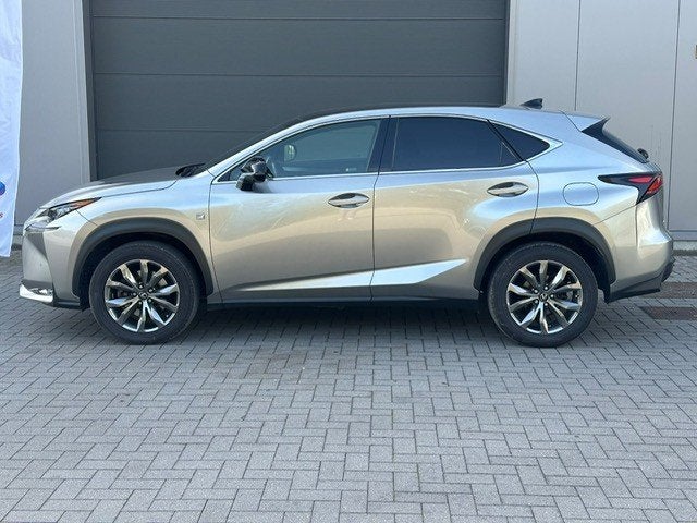 Lexus NX300h camera navigatie, Auto's, Automaat, 114 kW, Lederen bekleding, Leder