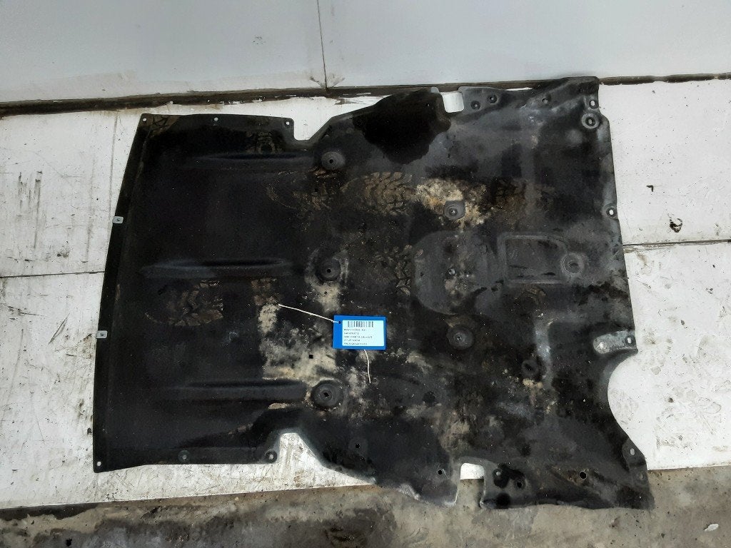 CACHE SOUS MOTEUR BMW 2 serie (F23) (01-2014/06-2021), Mevr. I. Hauben, Utilisé, BMW, Rue de l'Espoir 34 34
4030  GRIVEGNÉE, BE
